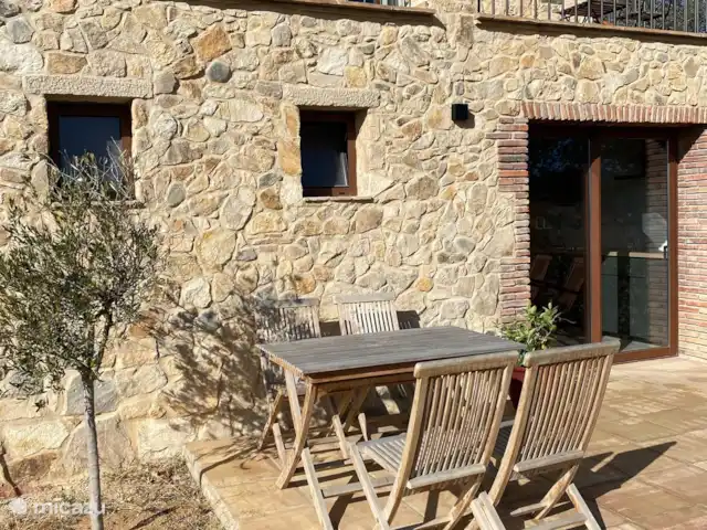 Location de Vacances Espagne, Costa Brava, Llagostera, appartement - Appartement Can Massanet Sol Terrasse spacieuse avec soleil jusqu'à environ 2 heures.