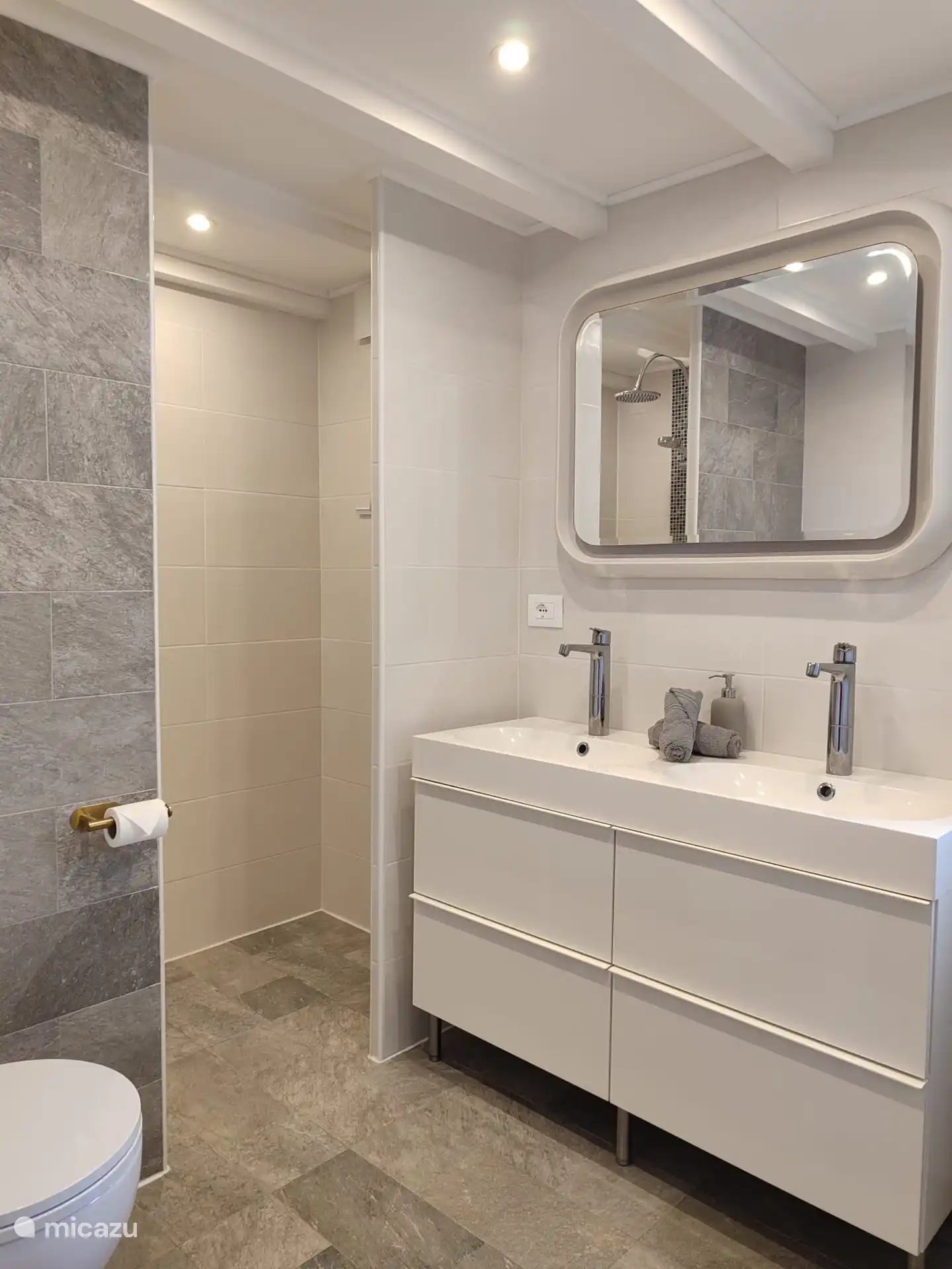 Badezimmer Wohnboden