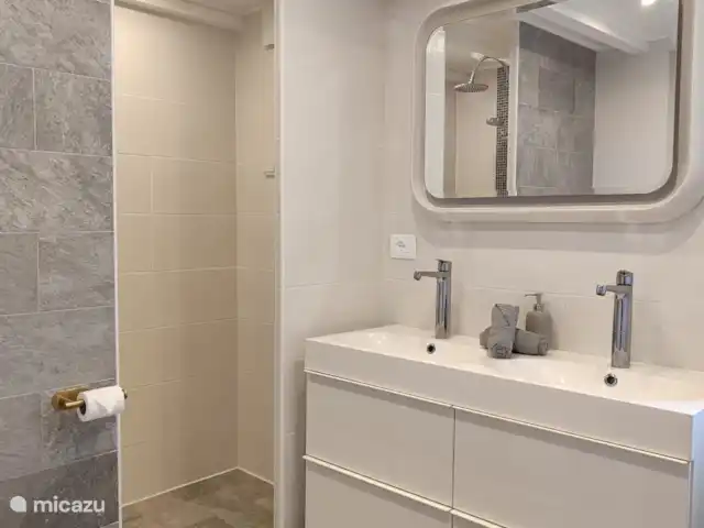 Casa la Baita | Italie, Ligurie, Camporosso Mare - maison de vacances Salle de bain, salon, sol