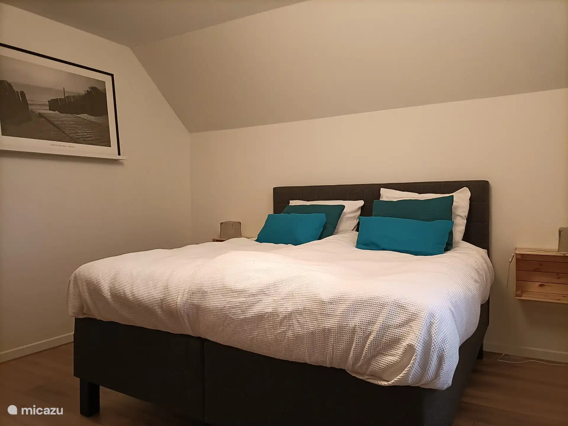 Das große Schlafzimmer inklusive Bettwäsche