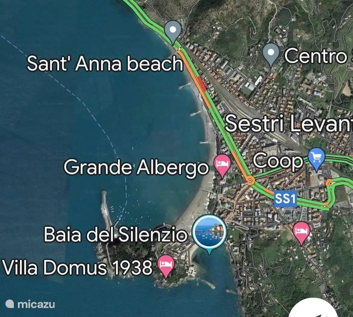Die Wohnung befindet sich auf der Nordseite von Sestri Levante am Strand von Sant'Anna. 