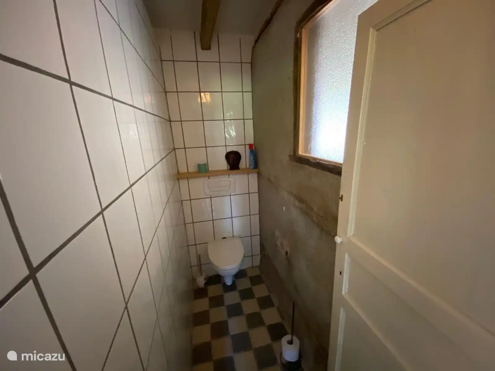 Toilette im Erdgeschoss.