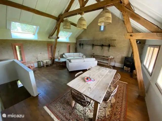 Location de Vacances France, Nièvre, Nevers, ferme - Cachez-vous Ici vous voyez le salon au premier étage.