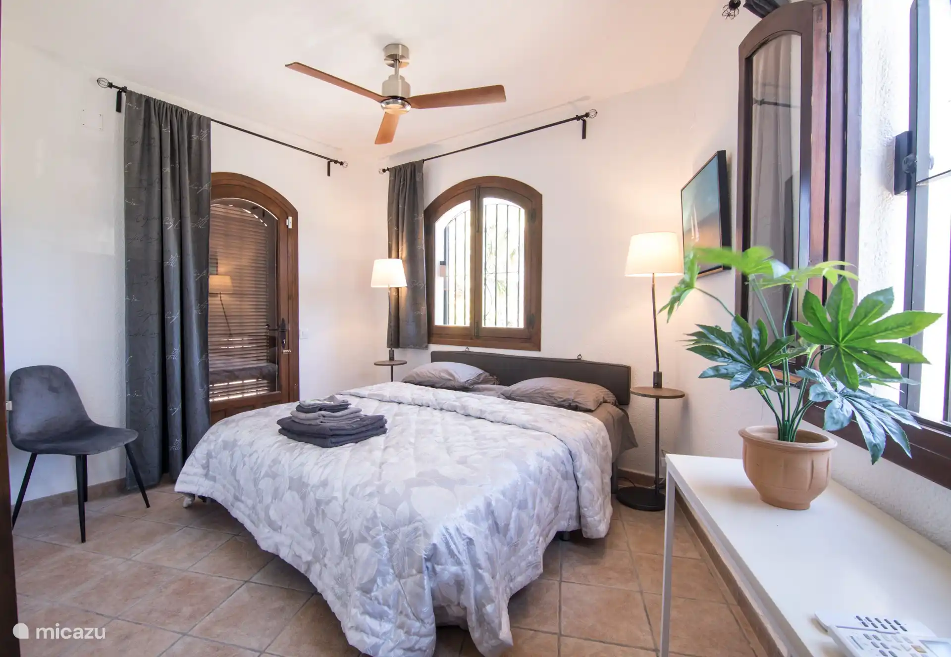 Large bedroom ground floor