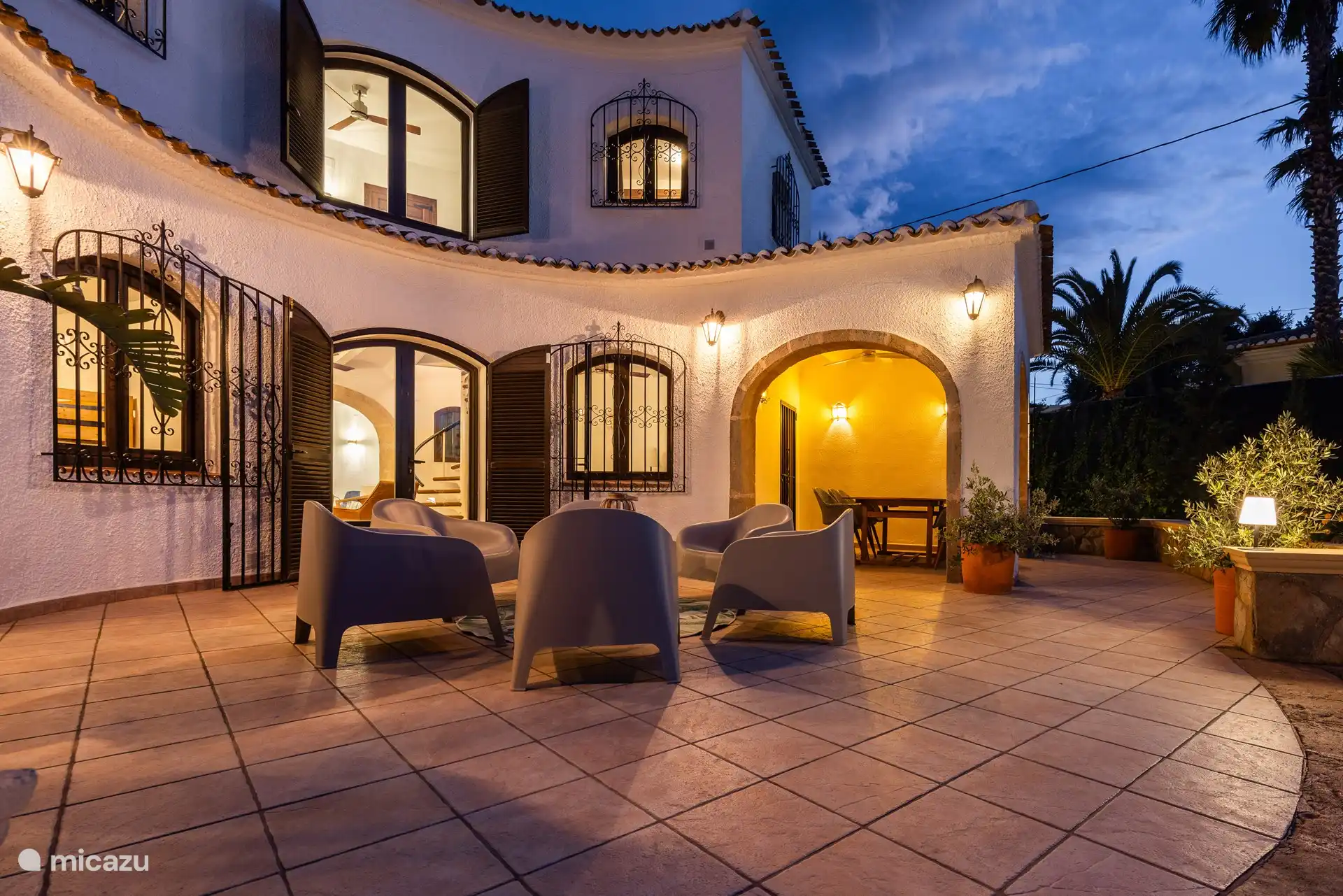 Casa Leana by night II