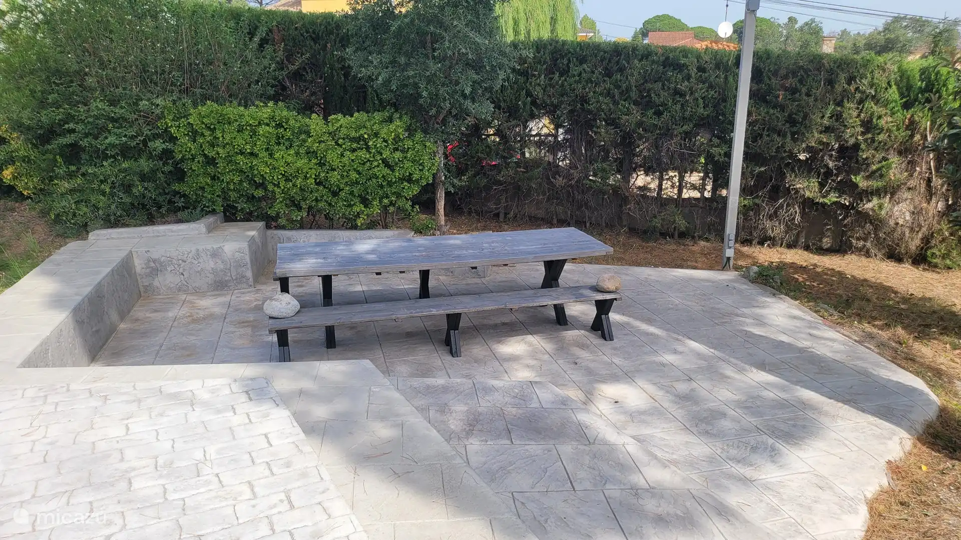 Coin barbecue séparé au soleil du soir