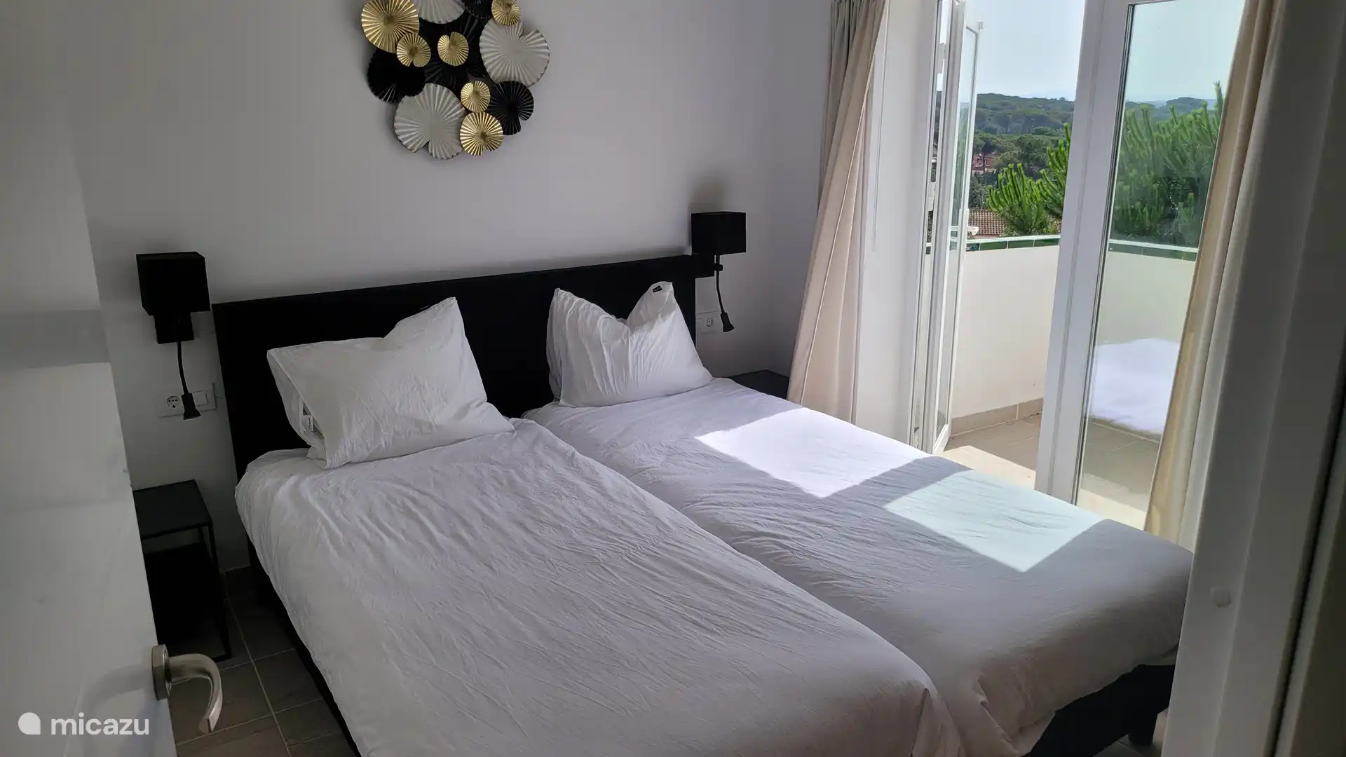 Chambres avec balcon lits extra longs 2,1 m