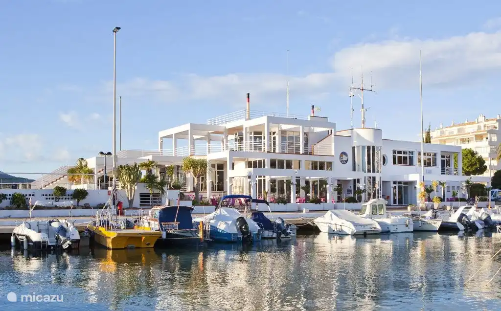 Hafenrestaurant + Schwimmbad