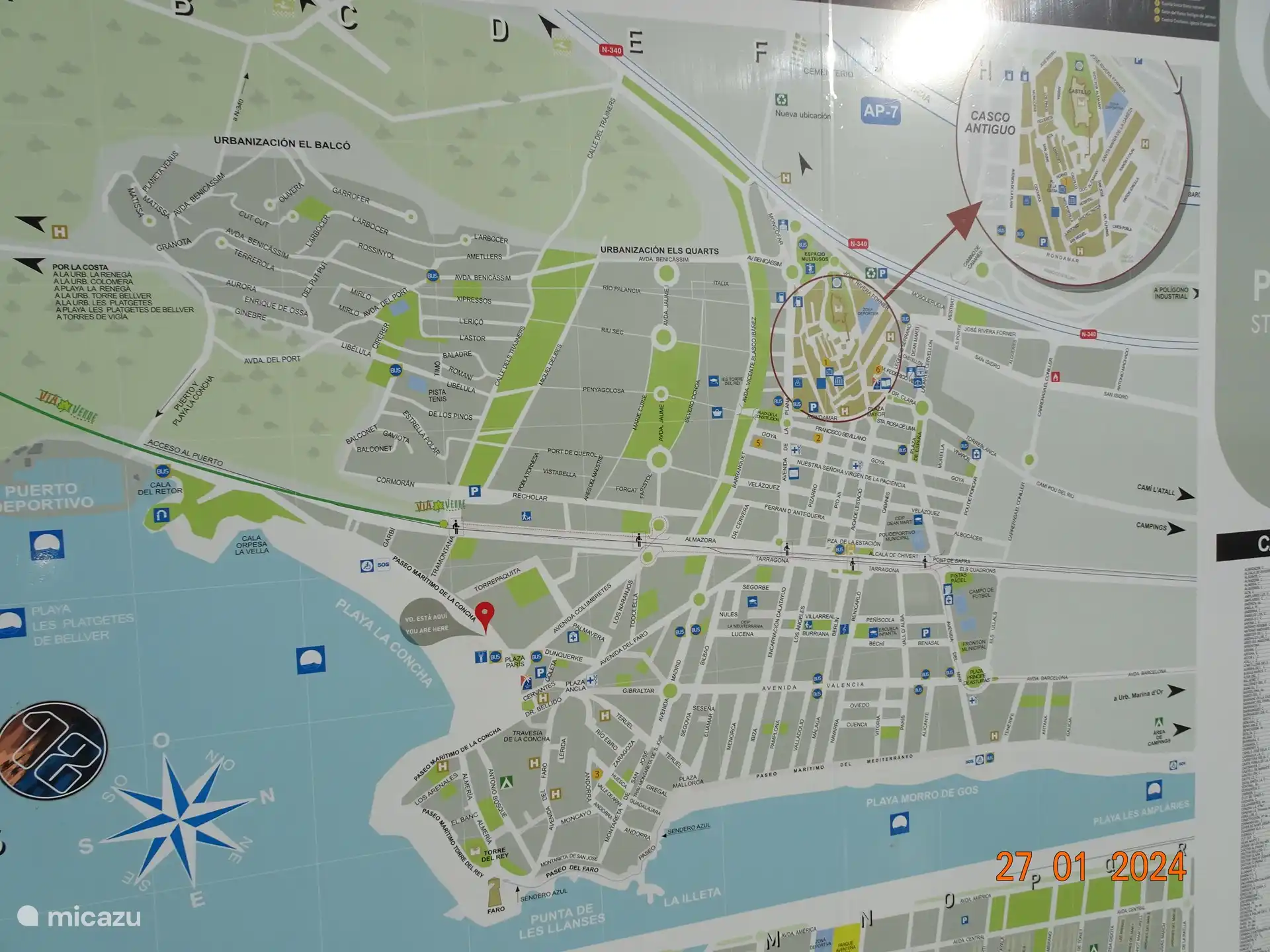 Der Stadtplan mit einigen Informationen.
In der Nähe der Wohnung gibt es eine Bushaltestelle, eine Apotheke, ein Ärztezentrum, einige kleinere Supermärkte und natürlich die vielen Restaurants und Terrassen...
Consum und der Bahnhof sind 800 Meter entfernt...