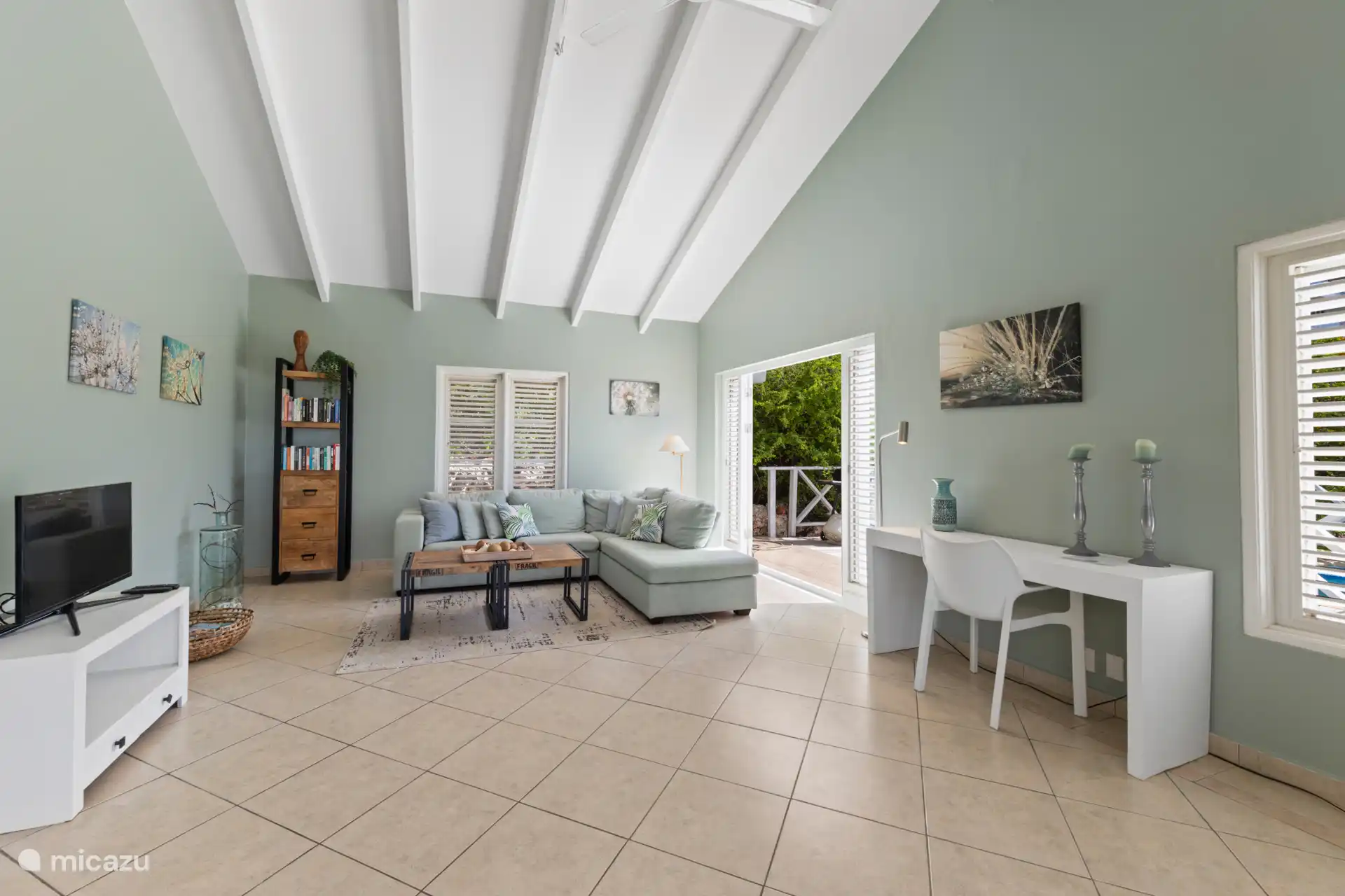 The villa is equipped with a smart TV, for a relaxing movie night on the sofa.