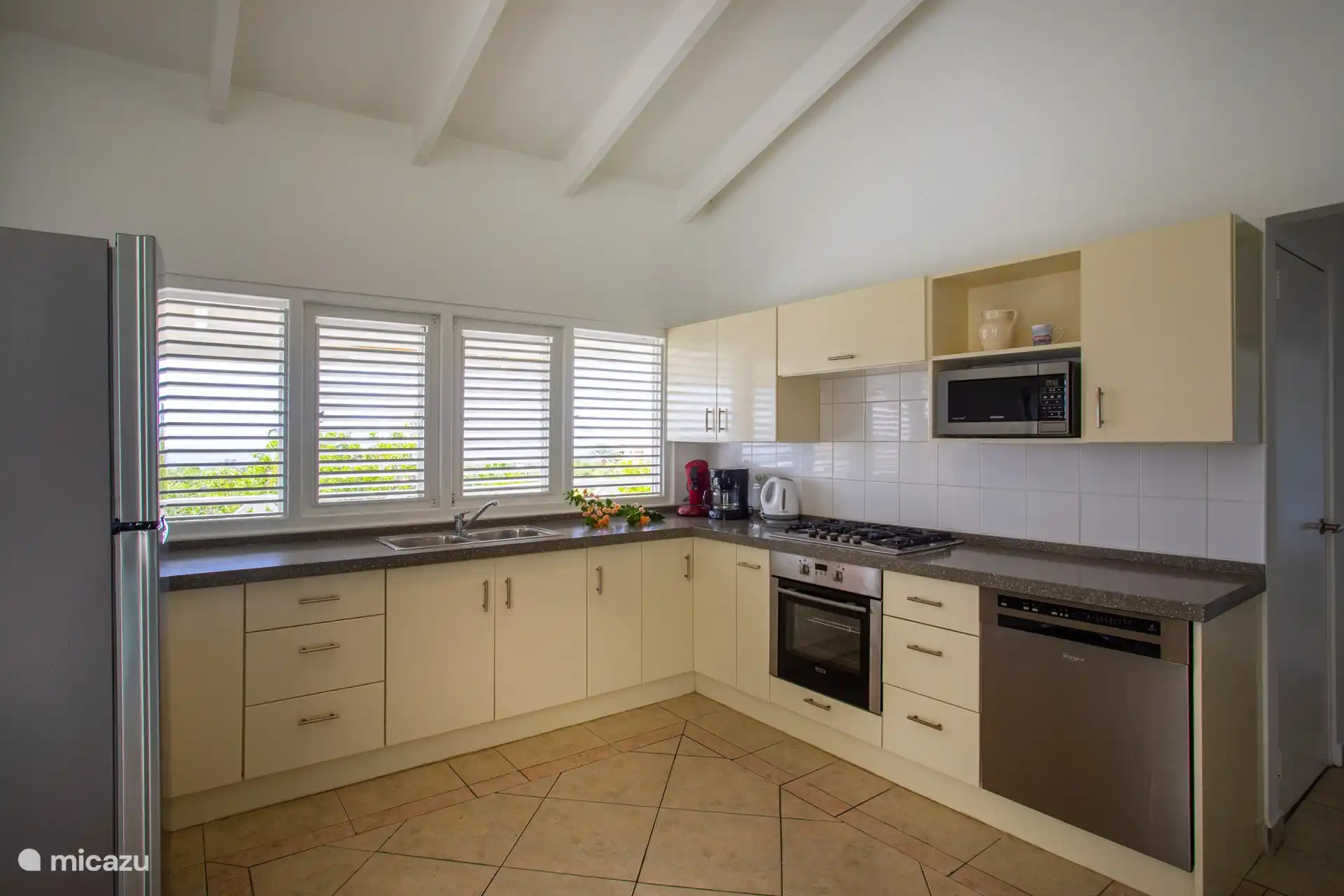 Moderne Küche mit allen Annehmlichkeiten