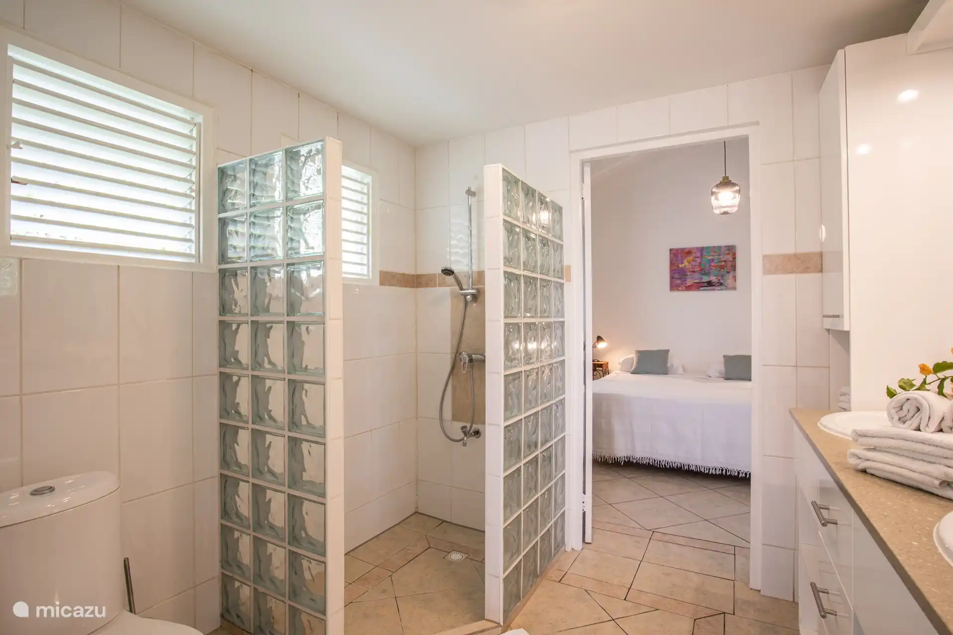 Gemeinsames Badezimmer der Schlafzimmer 2 und 3