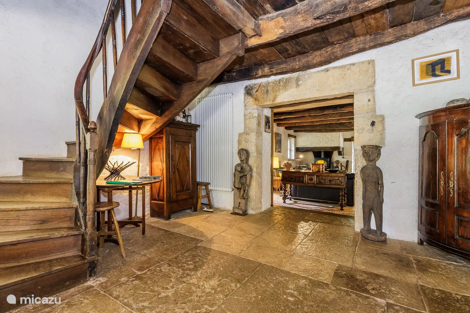 Escalier menant au premier étage