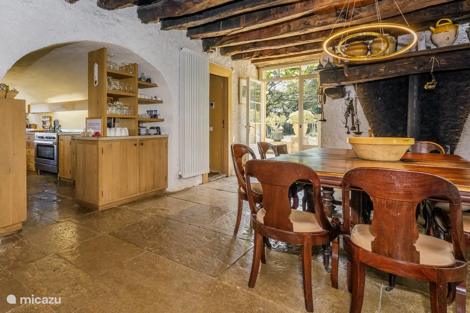 Salle à manger et cuisine