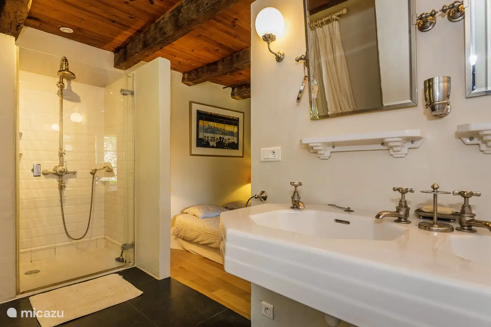 Salle de bain attenante