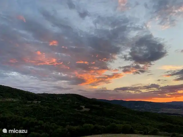 Debido a nuestra ubicación a menudo tenemos hermosos atardeceres.