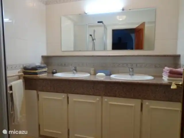 appartement huren in Portugal, Algarve, Porches – Holiday Apartment Senhora da Rocha Badkamer