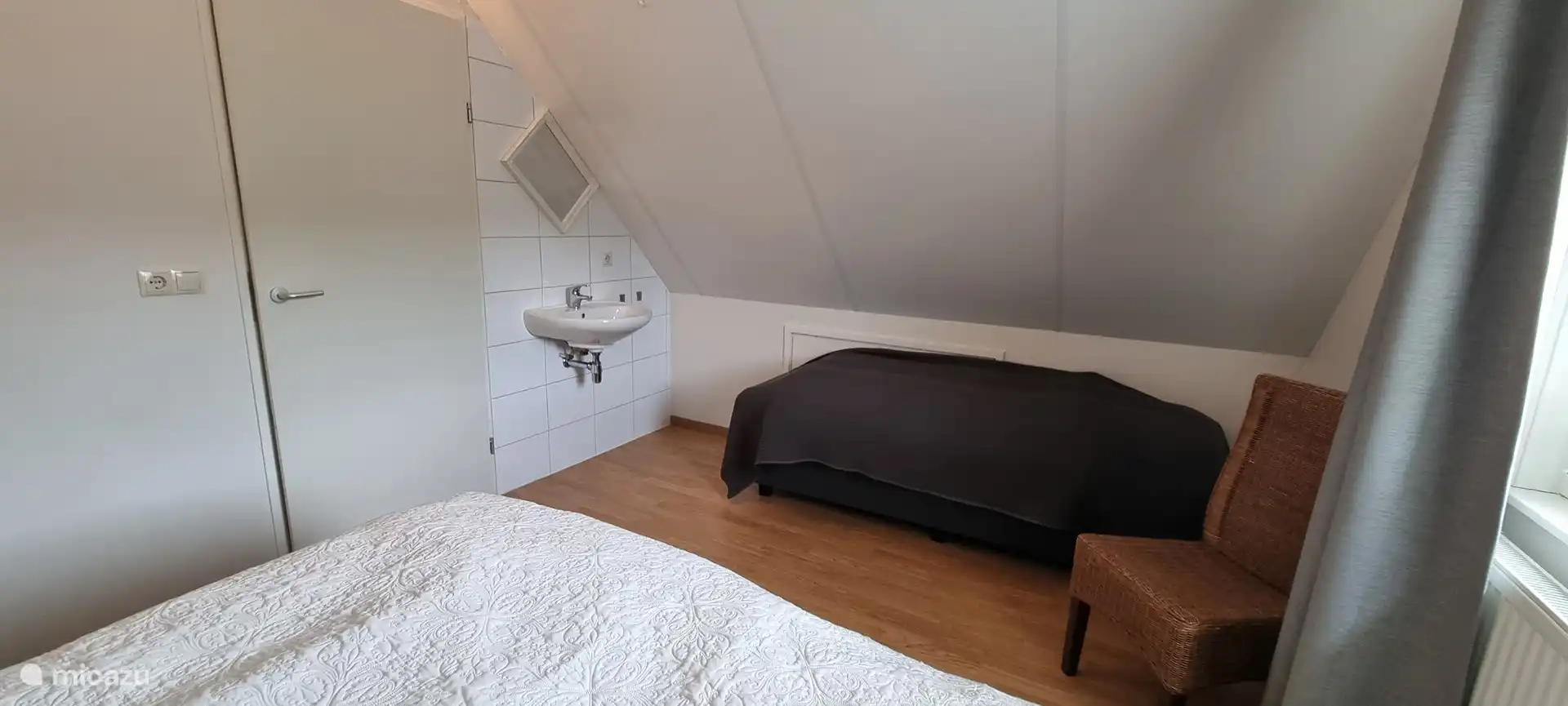 Zweites Schlafzimmer mit 3 Betten