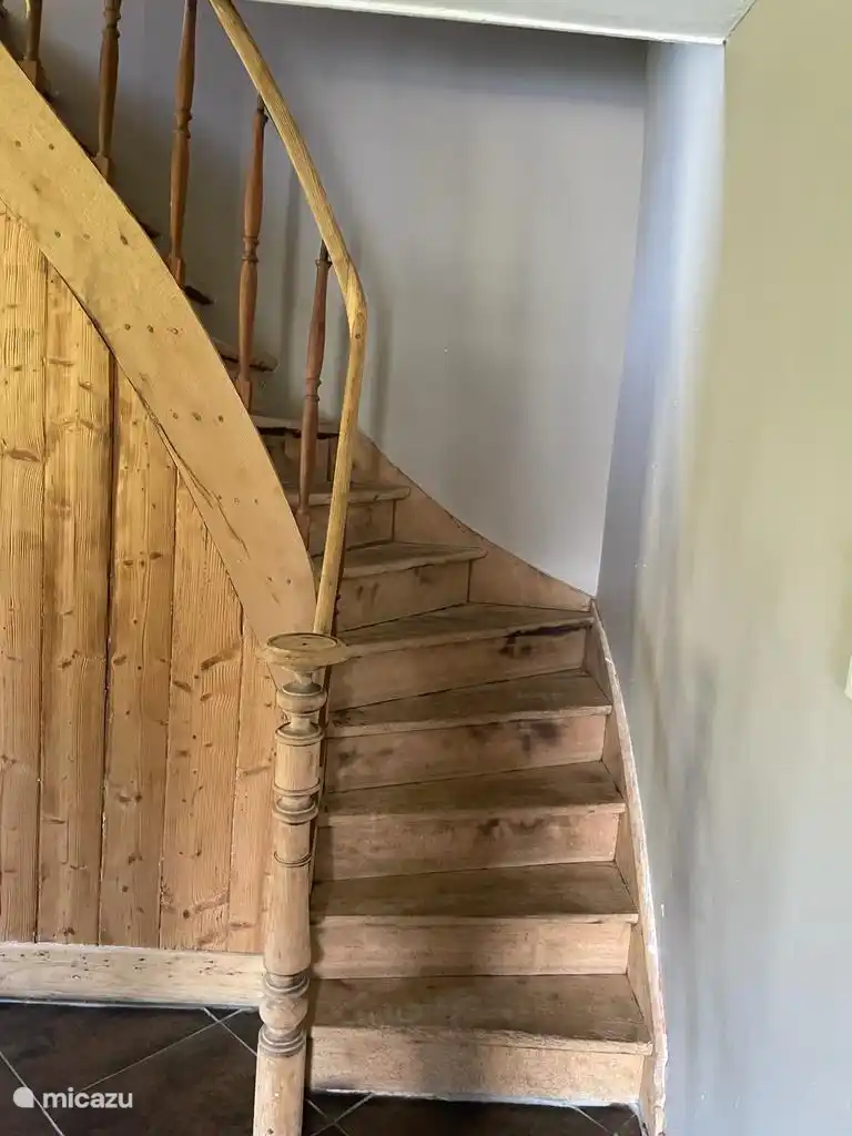 Stairs to 1st floor