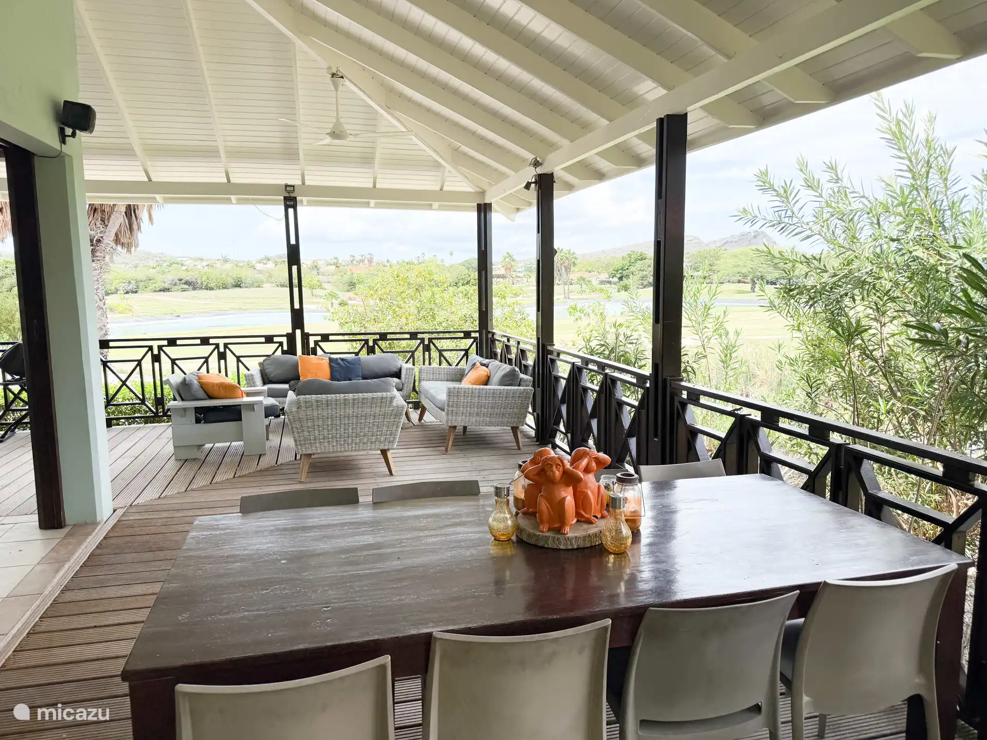 Gran terraza cubierta