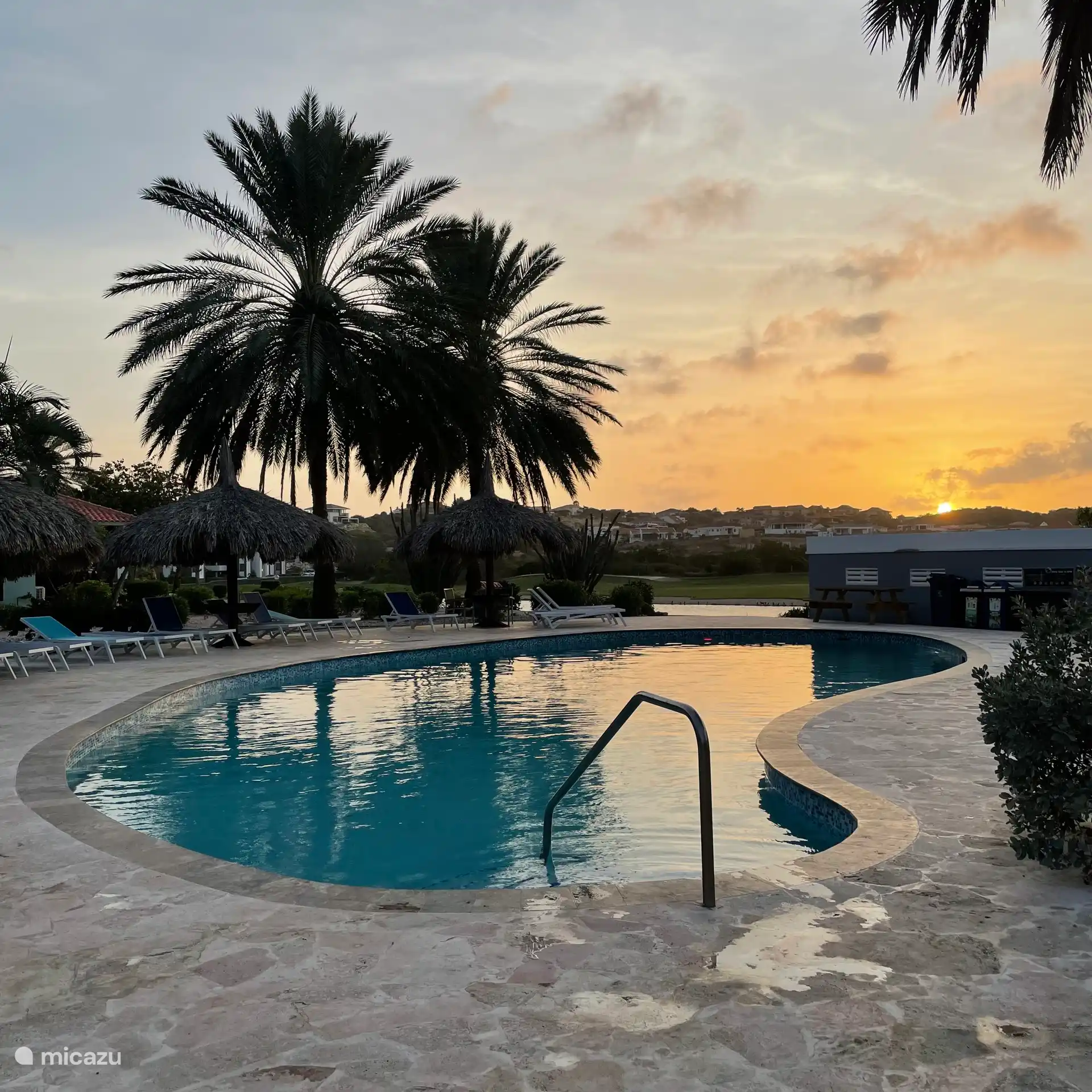 Piscina en el resort