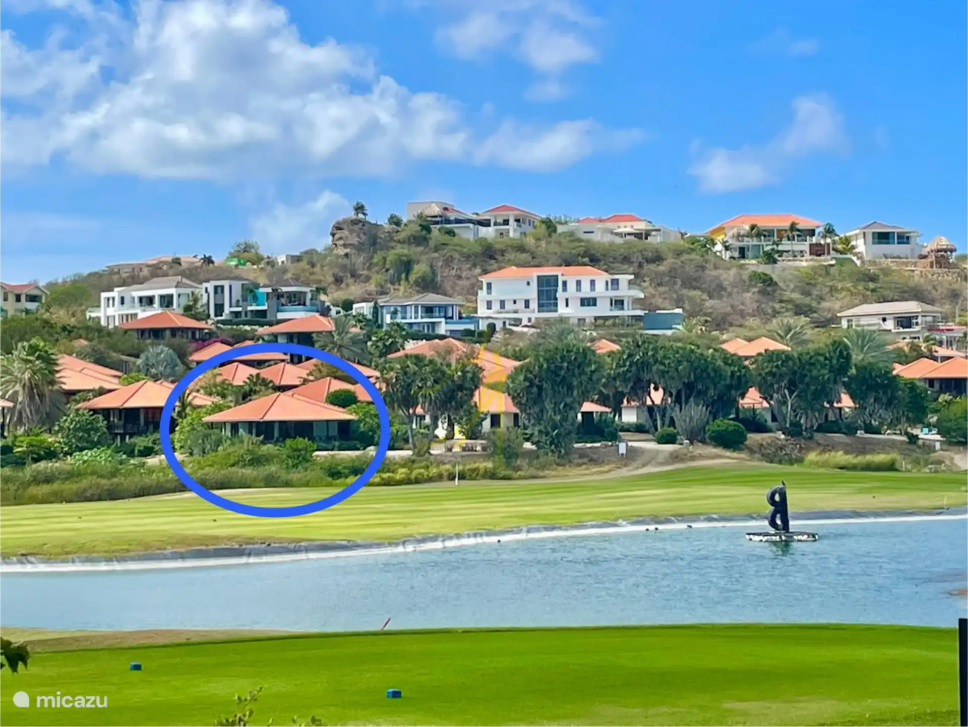 Directamente en el campo de golf