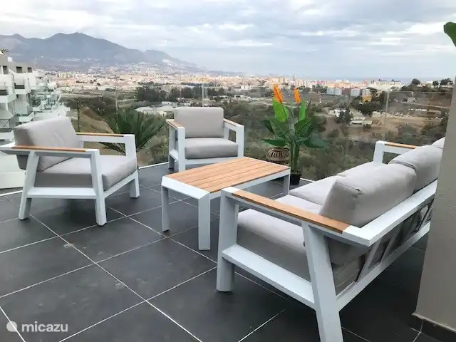 Penthouse el Sueño met dakterras huren in Spanje, Costa del Sol, La Cala de Mijas - penthouse Heerlijk ruim Balkon met lounge met Zeezicht