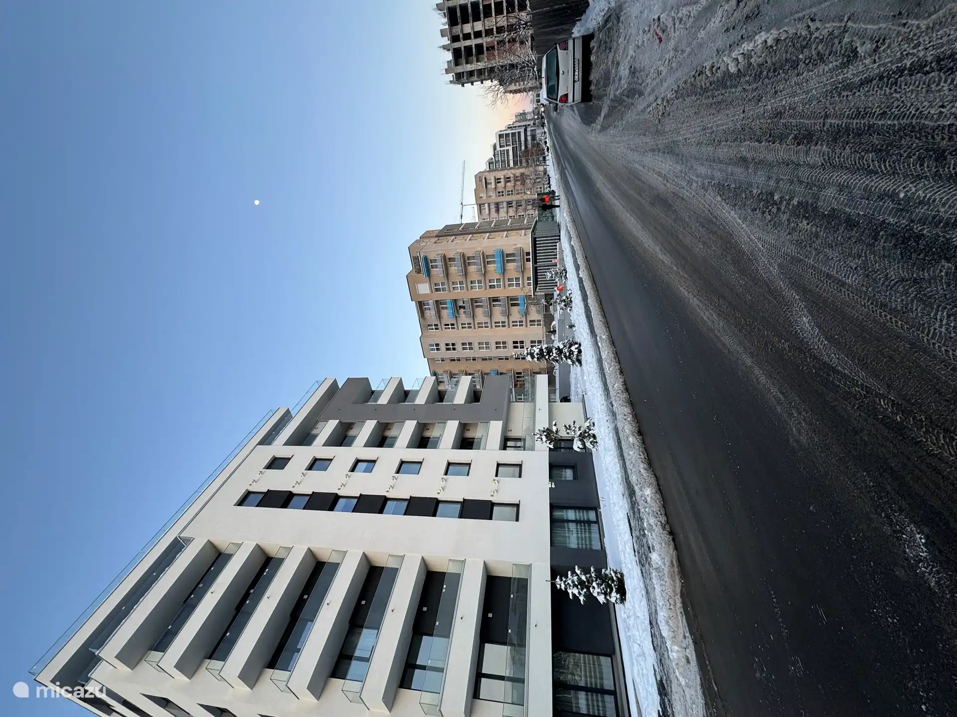 Rund um das Gebäude 