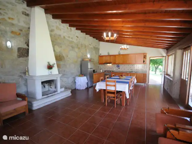 Adoravel en Portugal, Braga, Barcelos - villa Espacio adicional con cocina y comedor.
