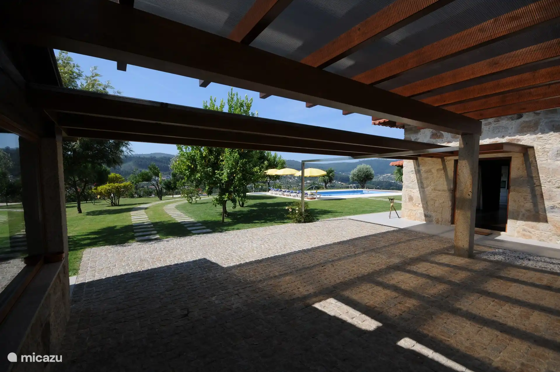 Überdachte Terrasse