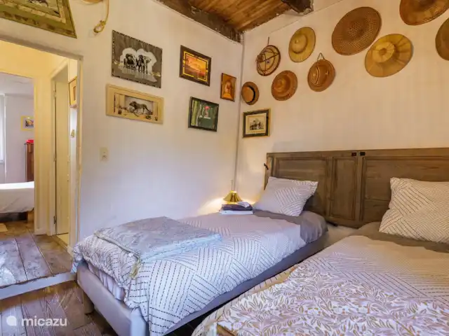 Paquinne en Francia, Lot, Porte-du-Quercy - casa vacacional El dormitorio