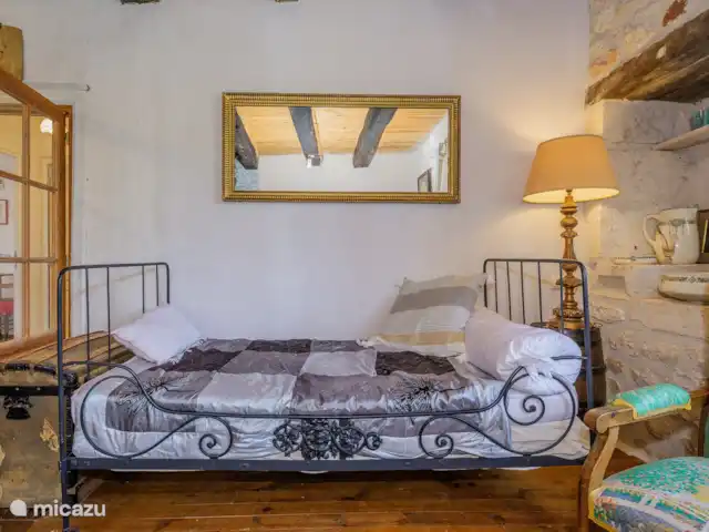 Paquinne en Francia, Lot, Porte-du-Quercy - casa vacacional El dormitorio