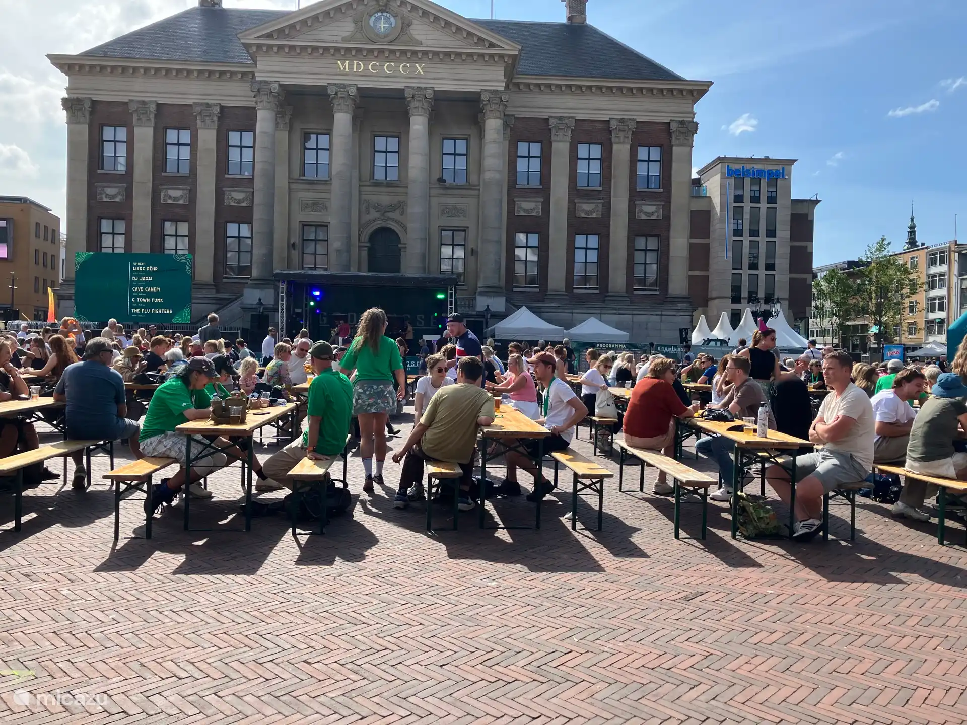 L’hôtel de ville et la Grote Markt à Groningue