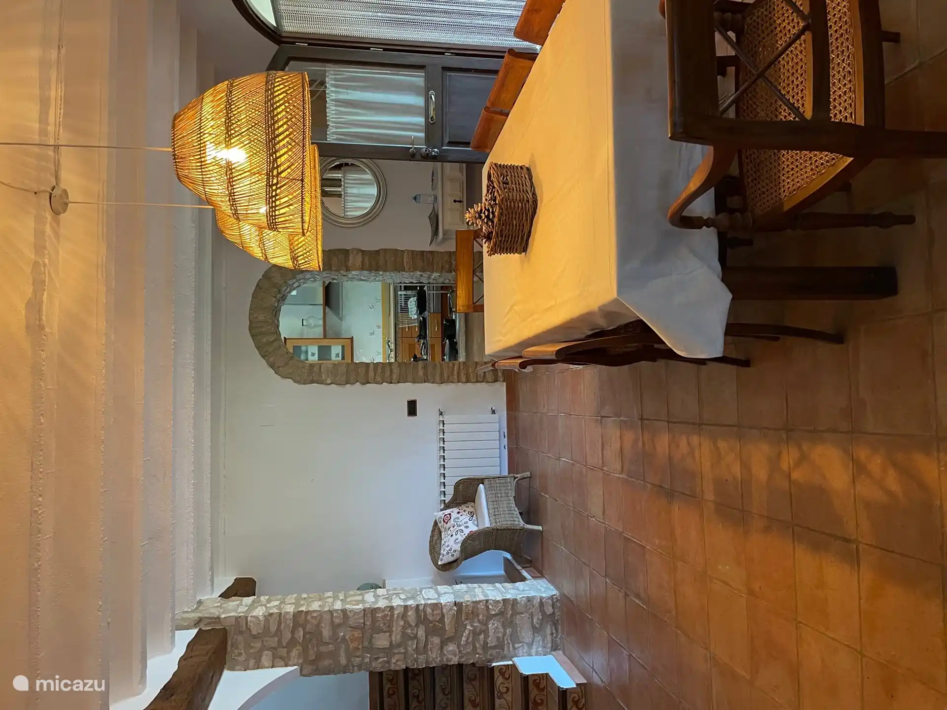 Eingang zum Haus mit Zugang zur Küche und zum Esszimmer