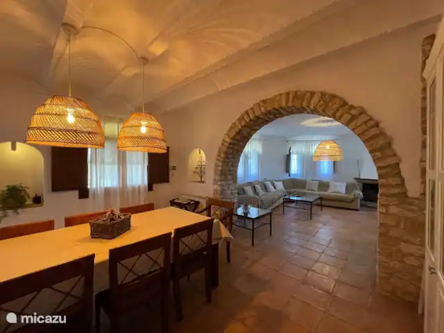 vakantiehuis huren in Spanje, Catalonië, L'Ampolla – Toren Woonkamer met tafel