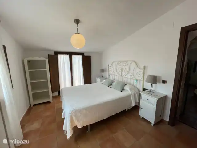 vakantiehuis huren in Spanje, Catalonië, L'Ampolla – Toren Kamer 4 met tweepersoonsbed en kledingkast