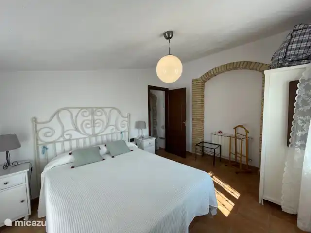 vakantiehuis huren in Spanje, Catalonië, L'Ampolla – Toren Kamer 4 met tweepersoonsbed en kledingkast