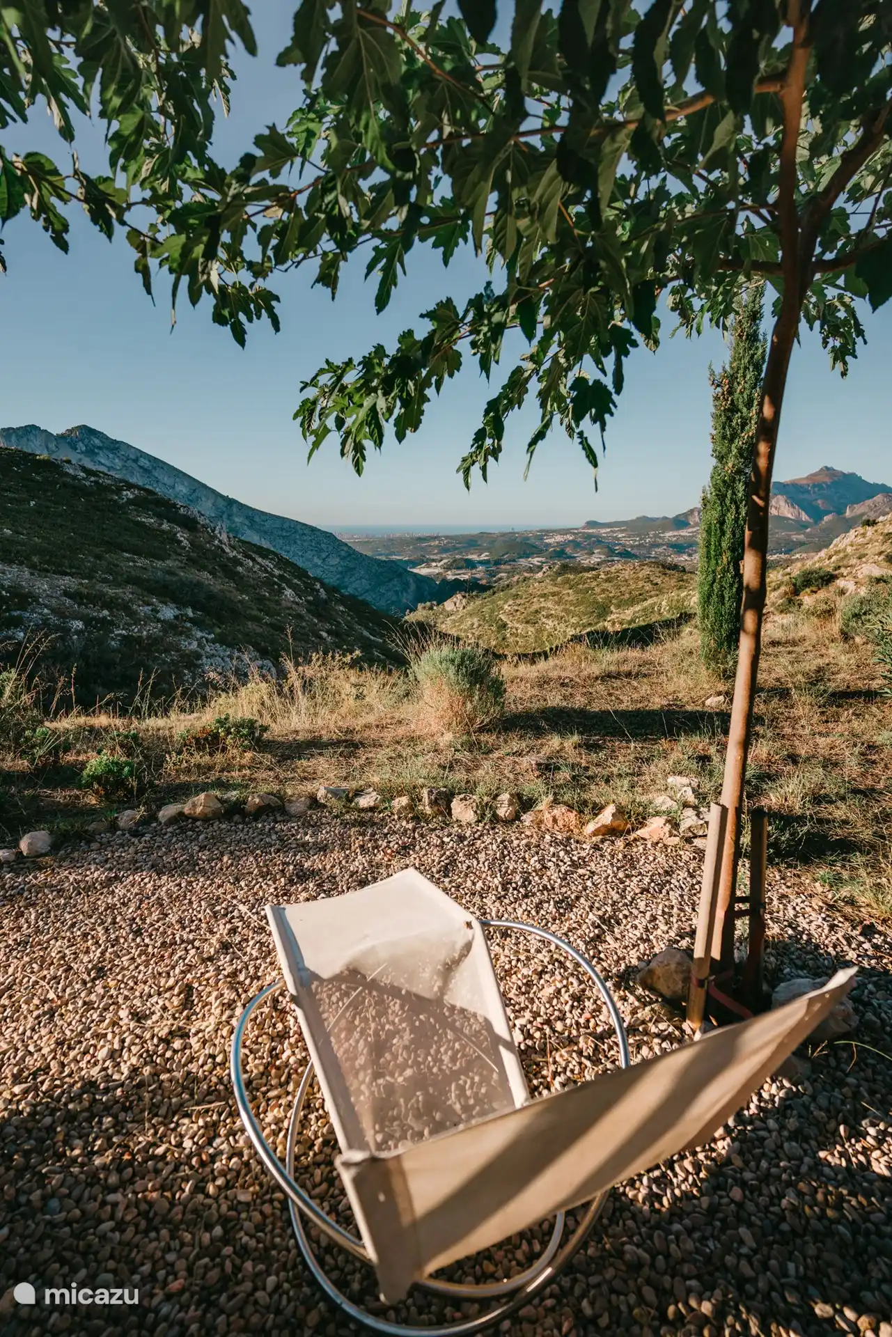 Blick auf die Berge und das Meer
