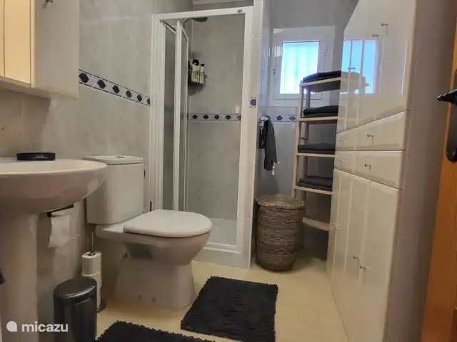 Casa El Sueño | Espagne, Costa Cálida, Mazarrón - villa 2ème salle de bain avec douche, WC et lavabo