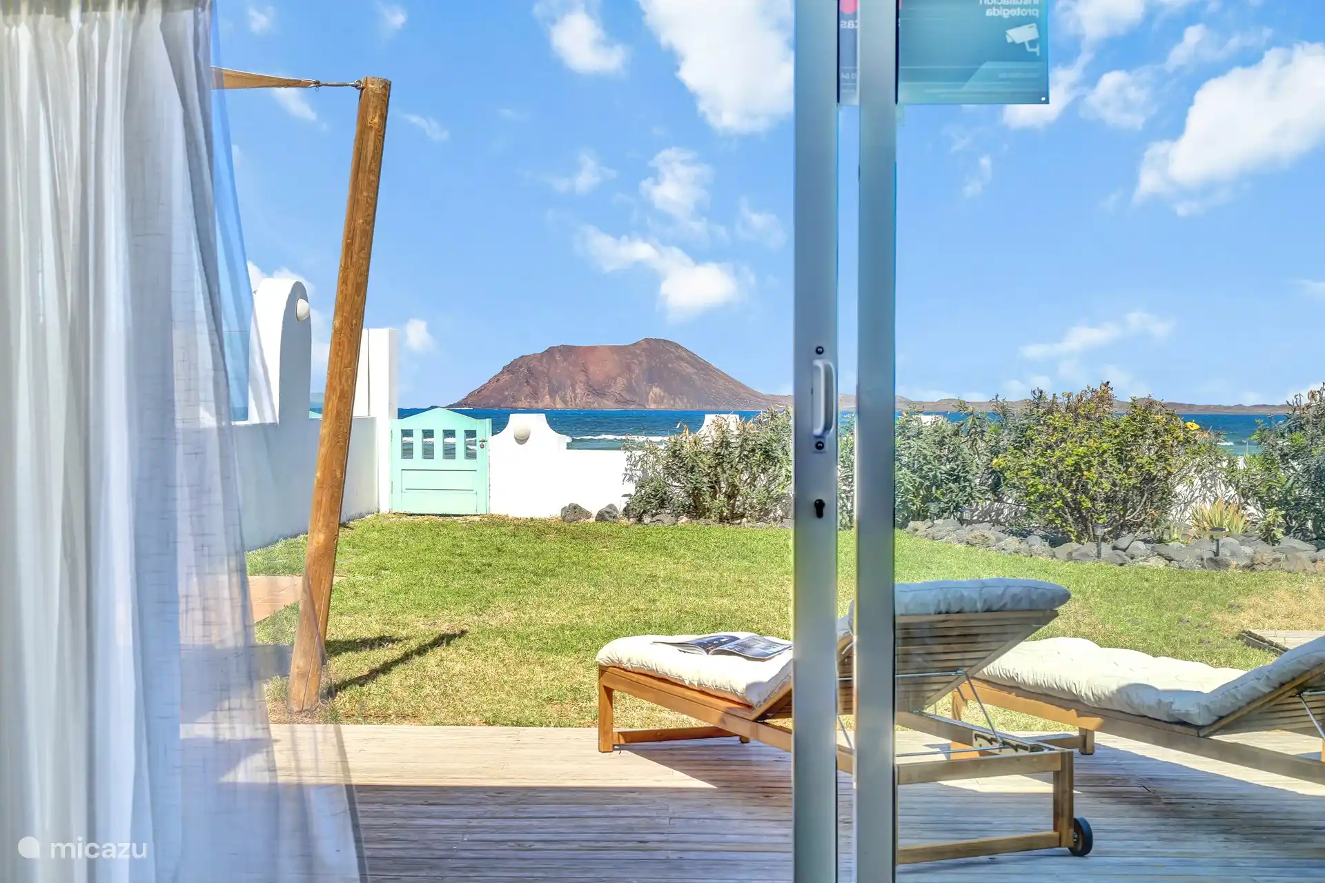 Wunderbar, aufzuwachen und sofort den Blick auf das Meer zu genießen.