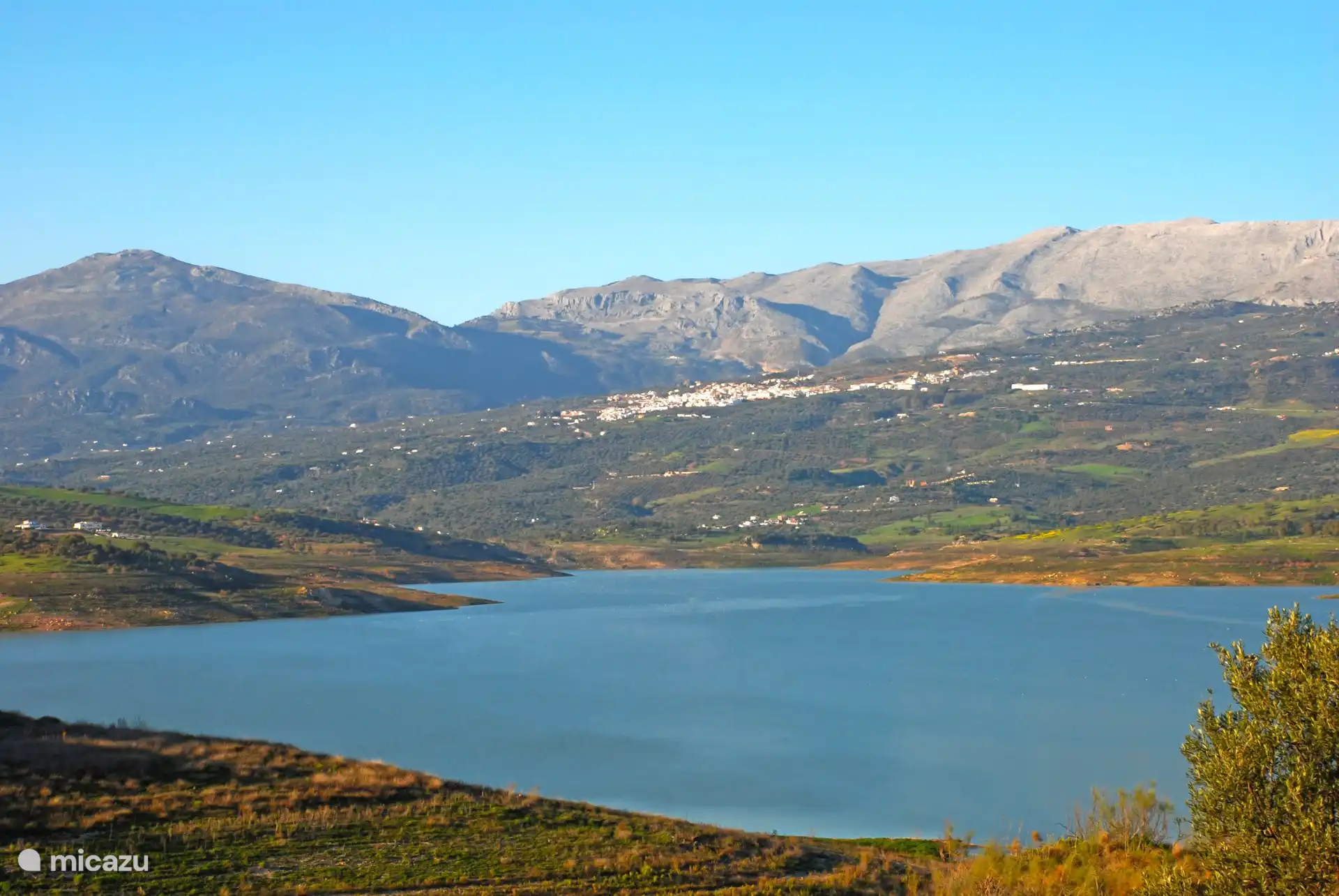 Lassen Sie sich von der wunderschönen Natur rund um Periana überraschen.