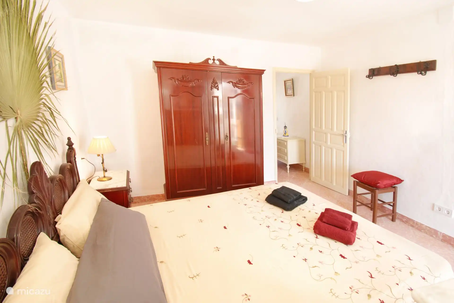 Wir stellen alle Bettwäsche zur Verfügung. 