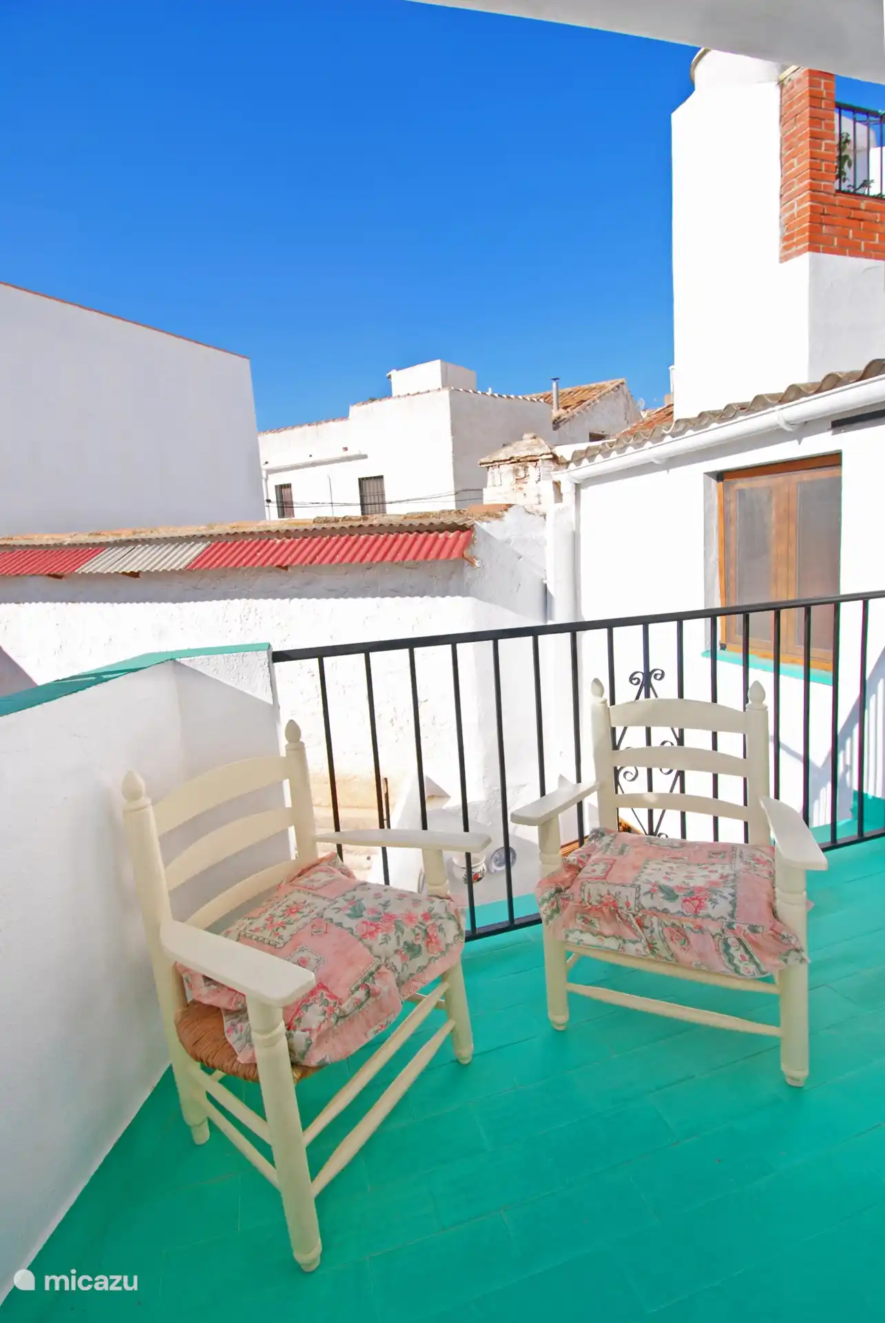 Ist er nicht wunderschön, dieser azurblaue Himmel?