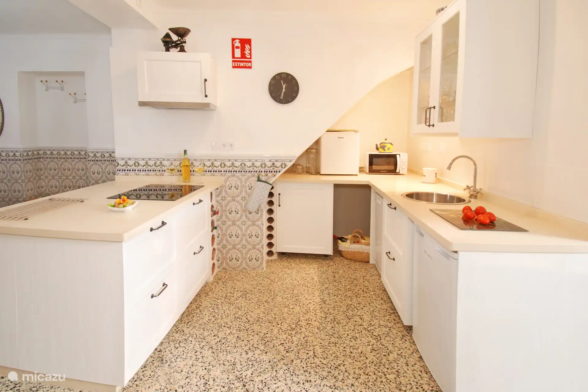 Alles ist da, sogar eine Spülmaschine... keine Panik :-)