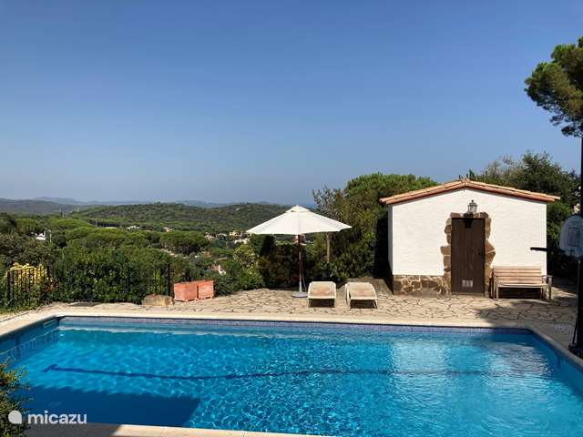 Casa vacacional España, Costa Brava, Platja d'Aro - villa Villa con preciosas vistas al mar y aire acondicionado.