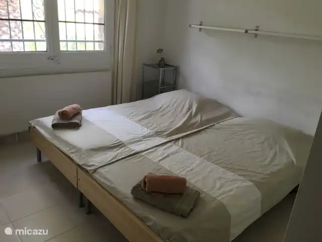 villa huren in Spanje, Costa Brava, Platja d'Aro – Villa met prachtig zeezicht en airco Twee een persoonsbedden in de andere slaapkamer boven met airco