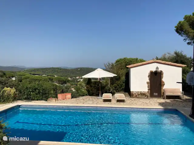 villa huren in Spanje, Costa Brava, Platja d'Aro – Villa met prachtig zeezicht en airco Heerlijk groot zwembad