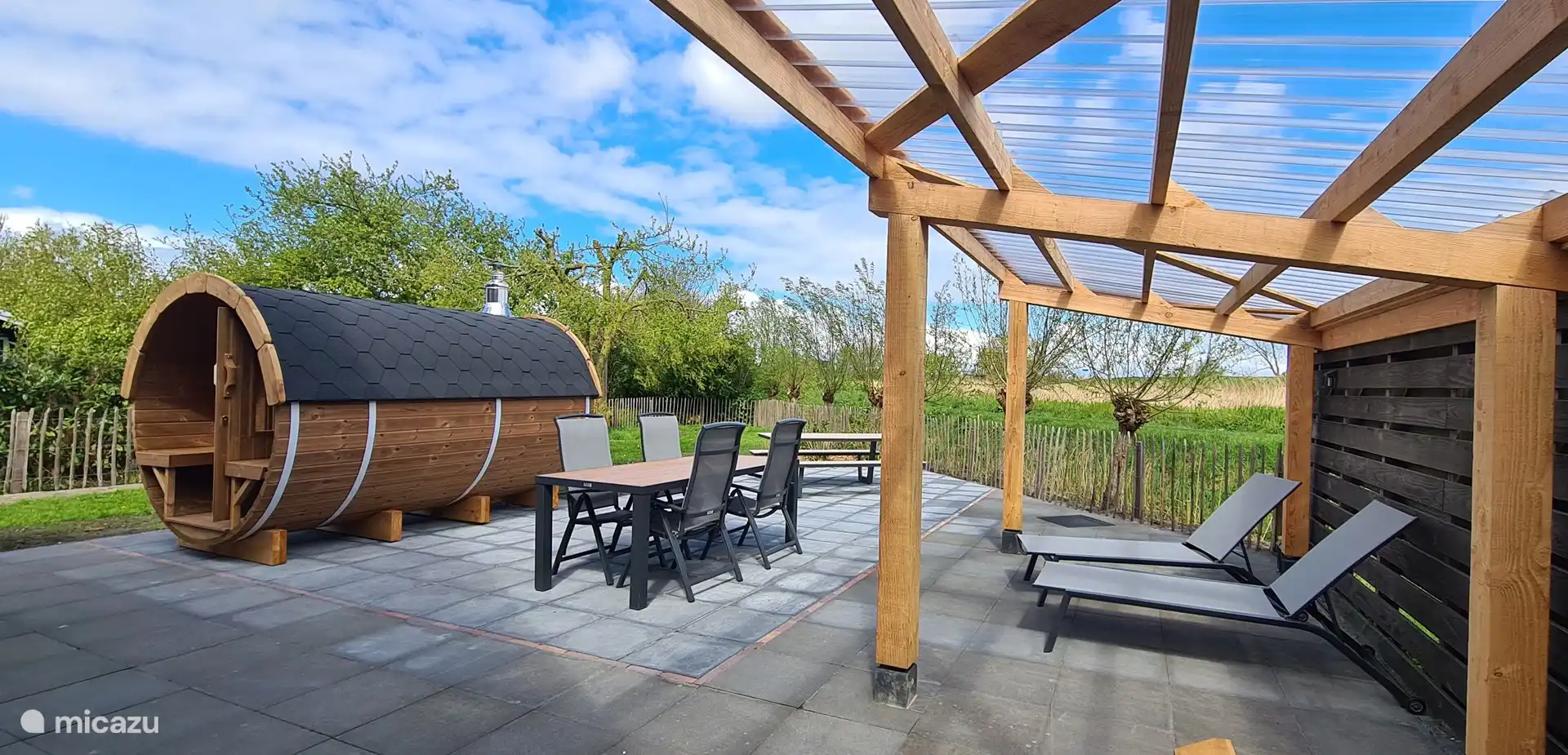 `t Bullekroffie Bertus 61 in Niederlande, Nordholland, Oudesluis - bauernhof