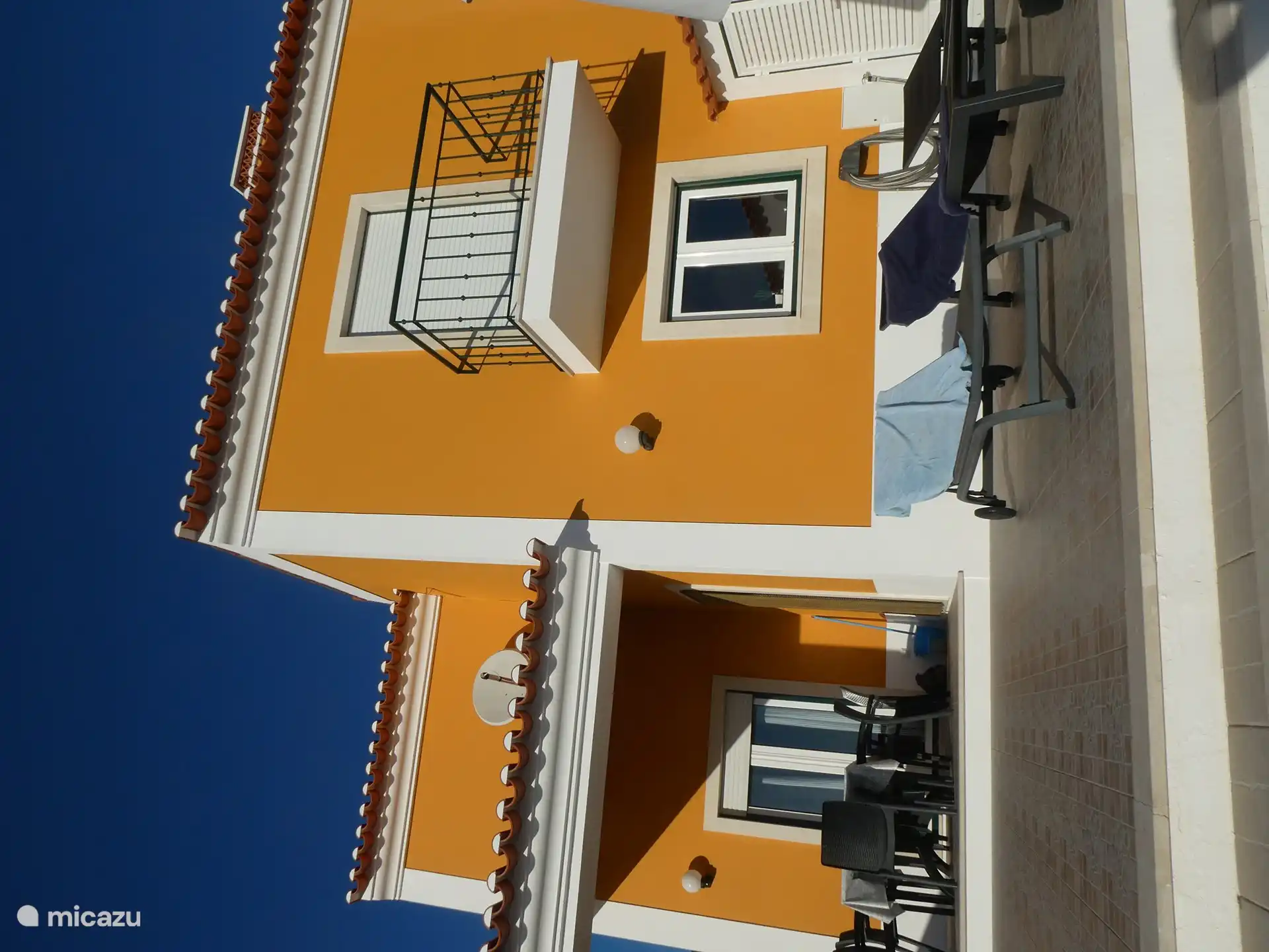 Unser Anwesen wurde 2007 im typisch portugiesischen Stil erbaut.