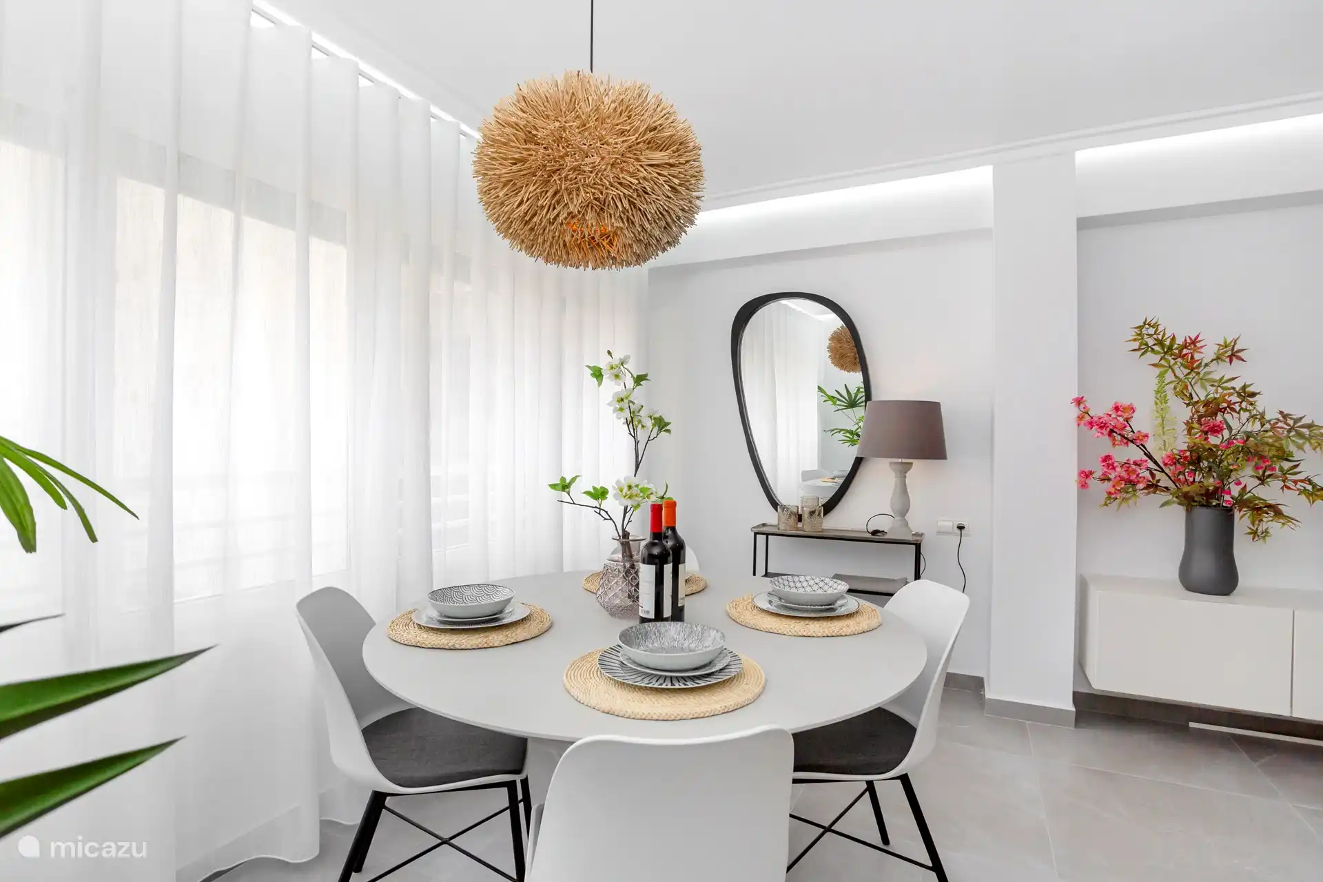 eetkamer tafel met 4 stoelen